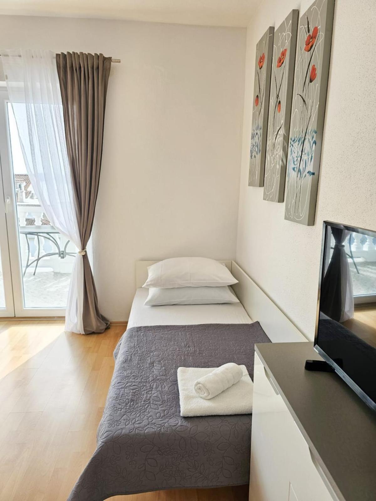 Apartments Karalic Ll Crikvenica Exterior foto